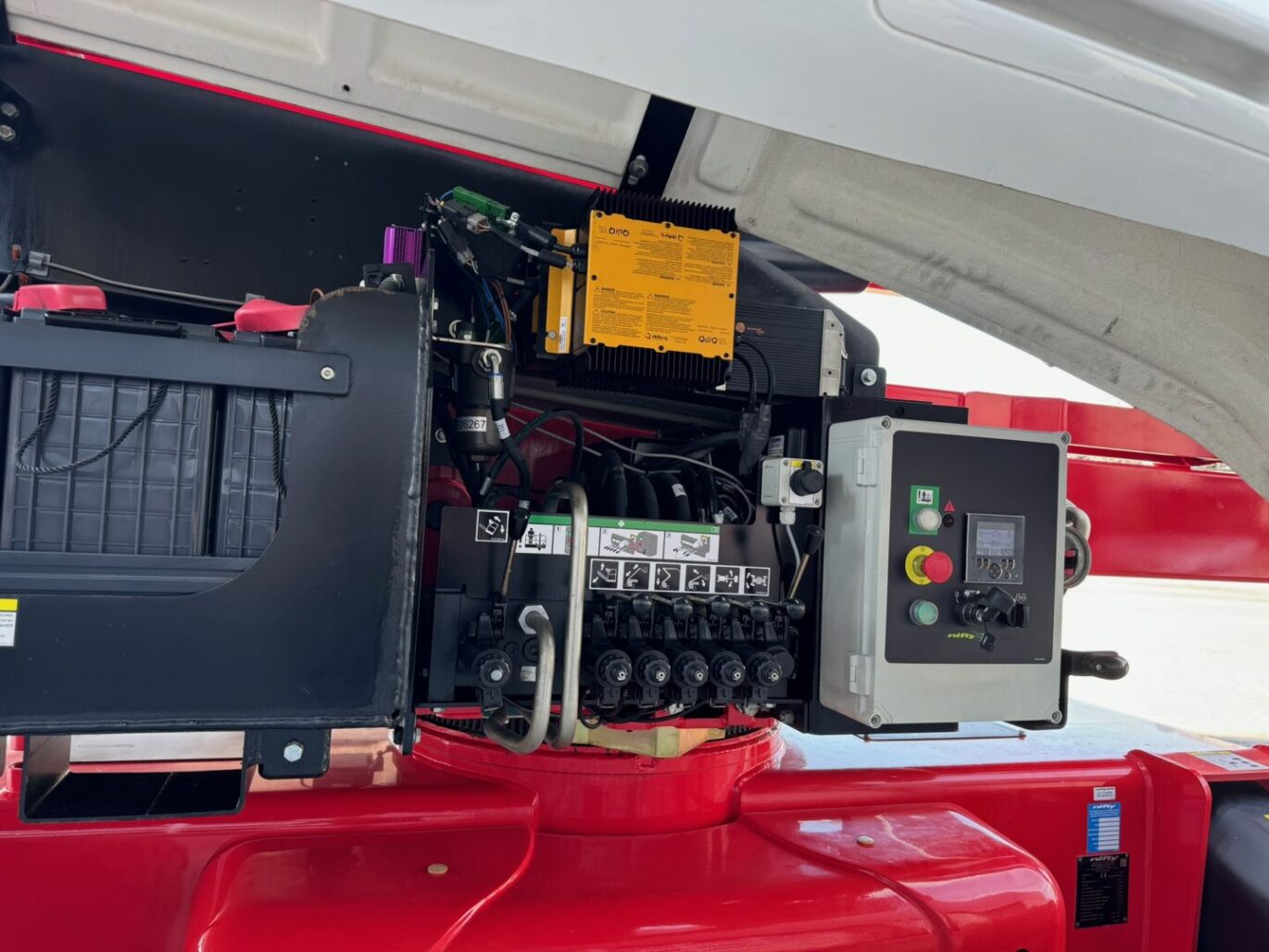 1827C8F8 2807 49AE BDA2 C0A8B4771CAA